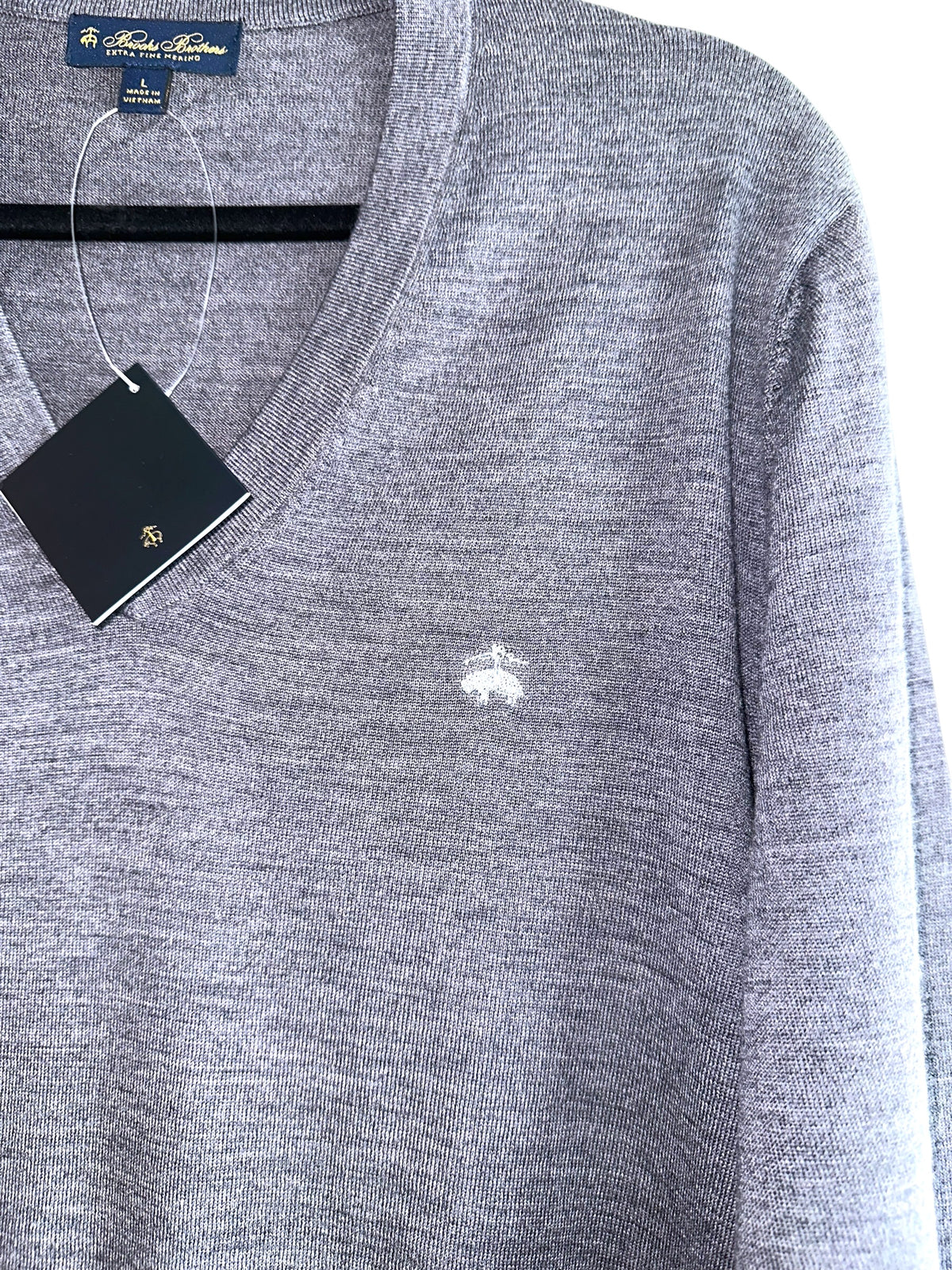 SUÉTER BROOKS BROTHERS TALLA “L” CUELLO V